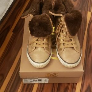 Ash Vanna sneakers. Warm. Shearling Fur. Antique gold. Brown.